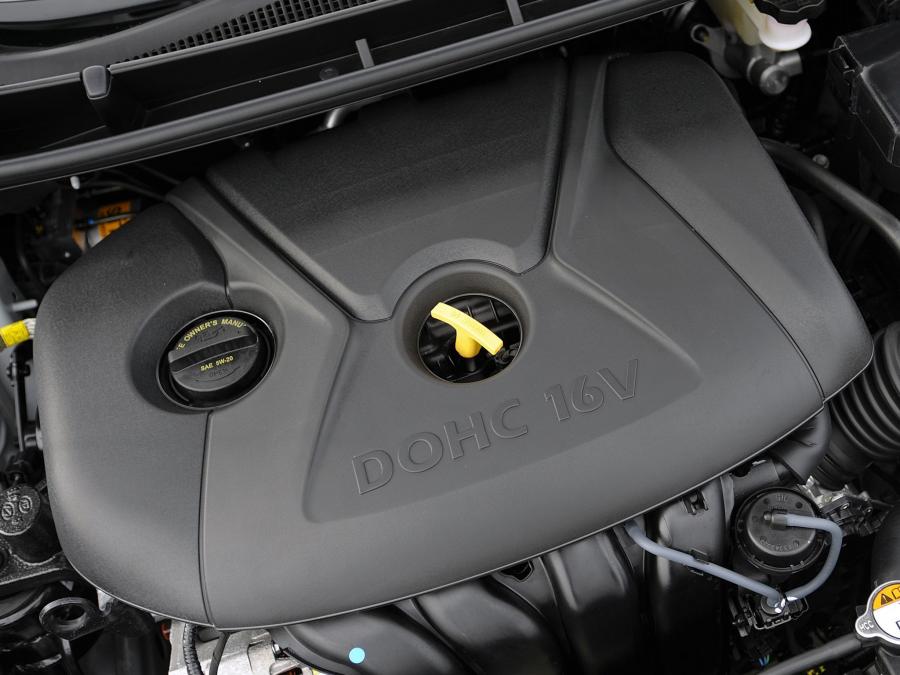  Hyundai Elantra Coupe 2012 года  (фото 19 из 88)